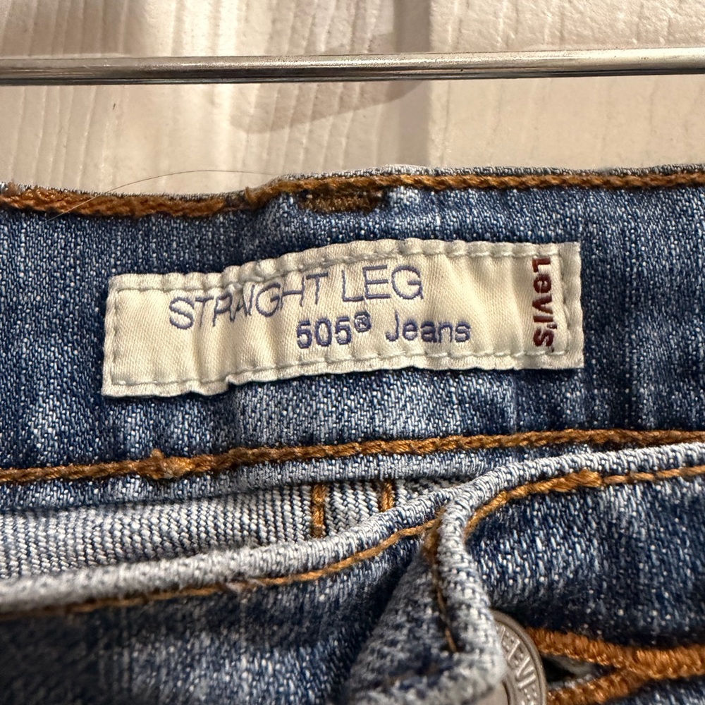 Levi's Women's Straight Leg Blue Jeans - Picture 3 of 4